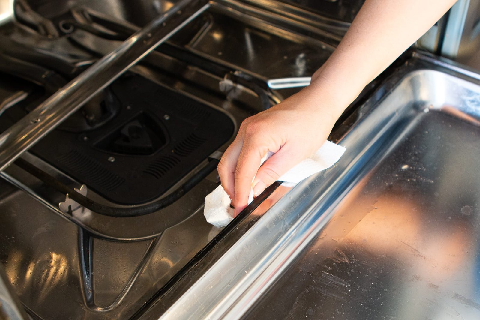 Bosch Dishwasher Cleaning Cycle: Complete Guide